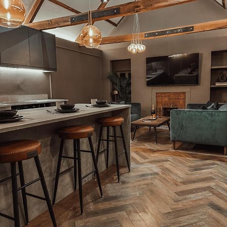 Magistrates Penthouse Suite - Town Centre Apartments With Spa มอร์เพท ภายนอก รูปภาพ