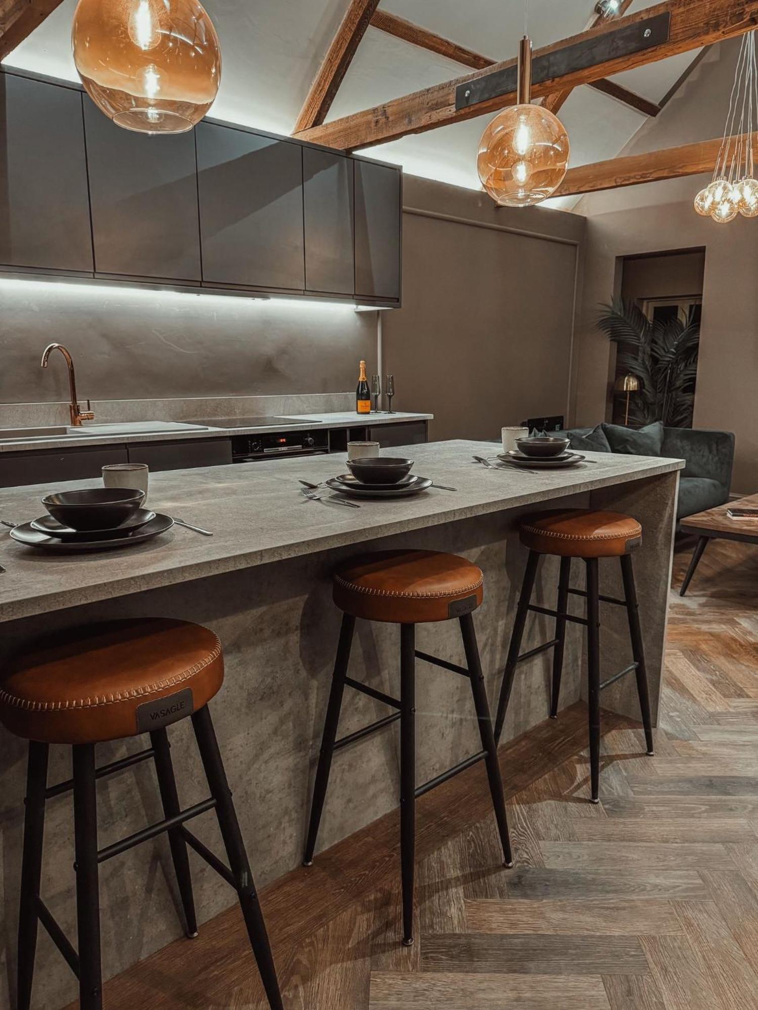 Magistrates Penthouse Suite - Town Centre Apartments With Spa มอร์เพท ภายนอก รูปภาพ